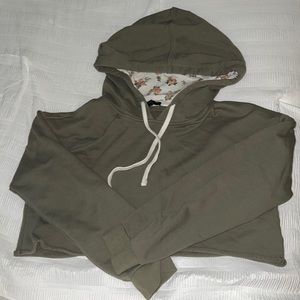 Cropped Hoodie Size L (W)